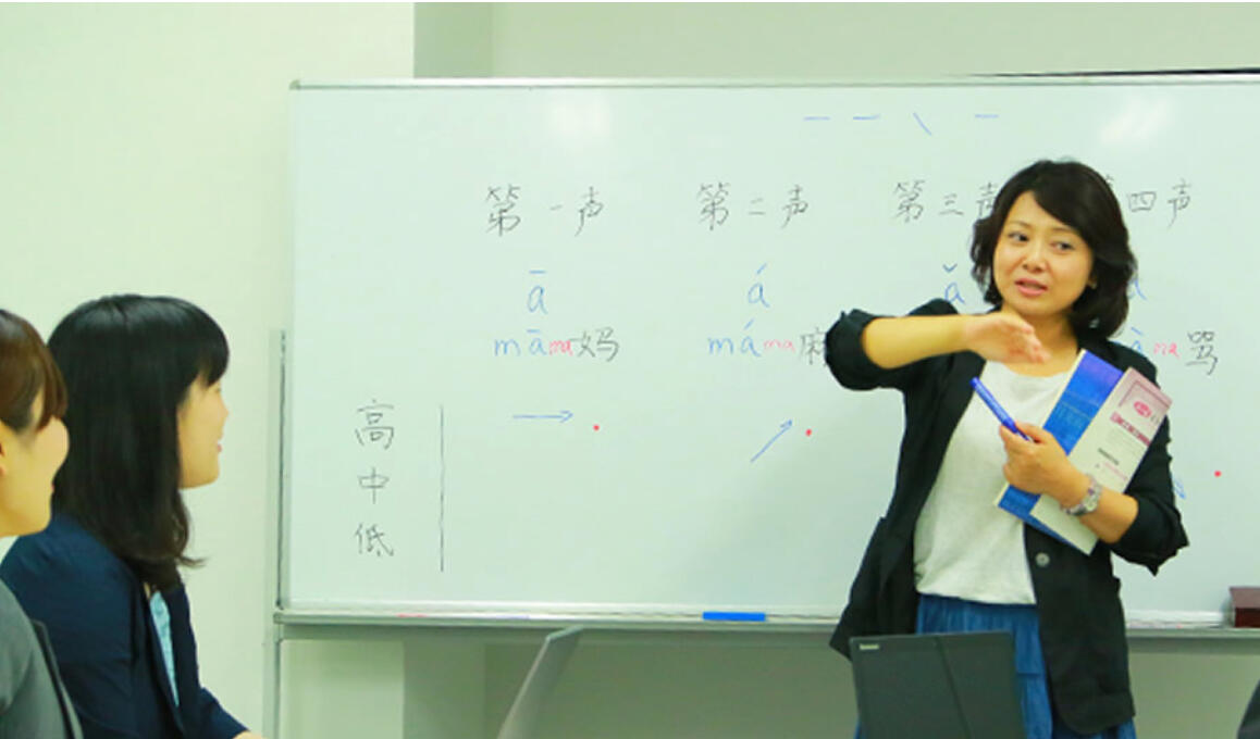 通訳サービス 一日(8時間):800〜1000元 延長:1時間ごとに150元 ※交通費・展示会入場費等は実費にてご請求させていただきます。 ※市内移動は基本無料。市外・遠方は応相談。 ● 主な実績(一部): ①厦門建松(パナソニックグループ) 炊飯器など ビジネス通訳・現場通訳 ②厦門松下(パナソニックグループ) カメラ、ラジオなど、 現場通訳 ③厦門エスパル有限会社 マッサージチェア ビジネス通訳・現場通訳 ④当昌モーター有限会社 モーター屋さん ビジネス通訳・現場通訳 ⑤宏池実業有限会社 成形、板金、ダイカストなど